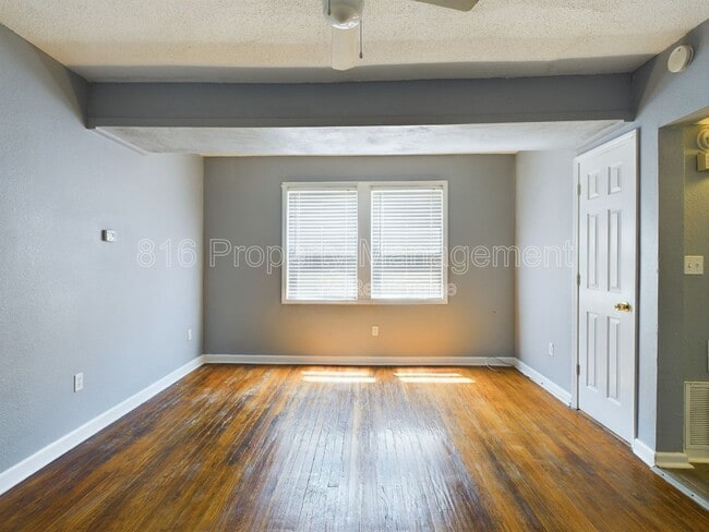 Building Photo - 2938 Flora Ave