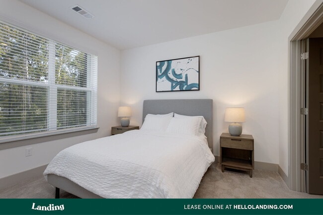 Building Photo - 950 Brittany Park Dr