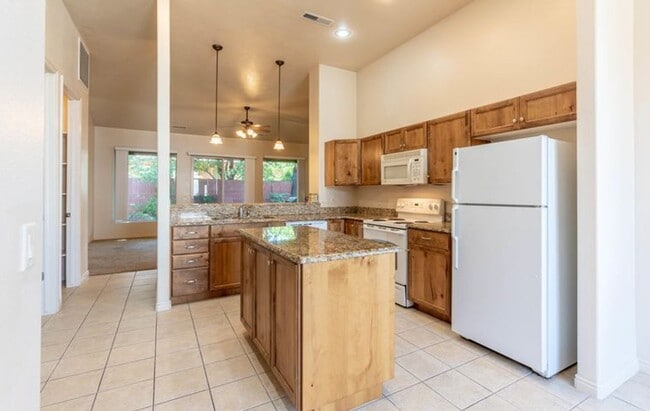 Building Photo - Move-In Ready 3 Bedroom Home in Ivins!