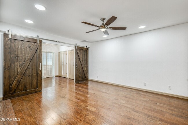 Building Photo - 4945 Vista Grande Cir