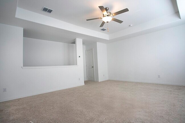 Building Photo - 215 Olmstead Dr