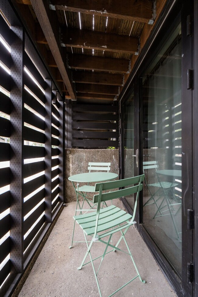 Building Photo - 1616 NW Northrup St