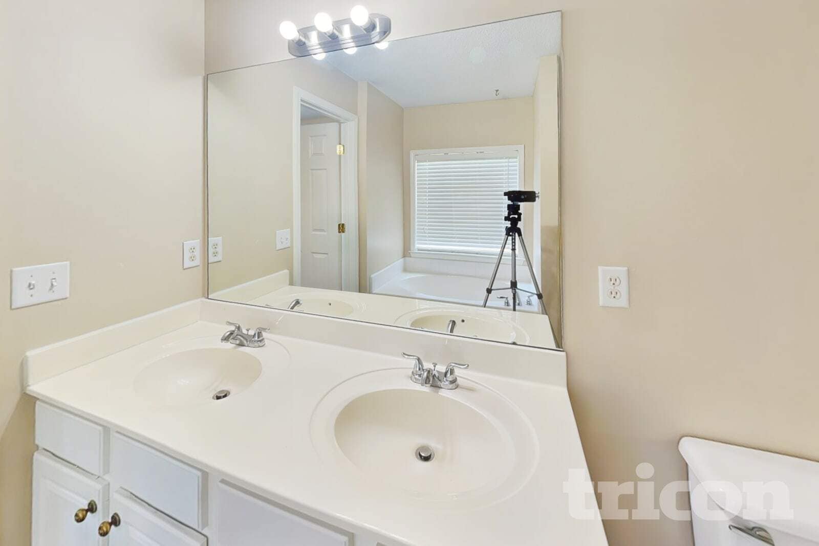 Building Photo - 3702 Heyford Ct