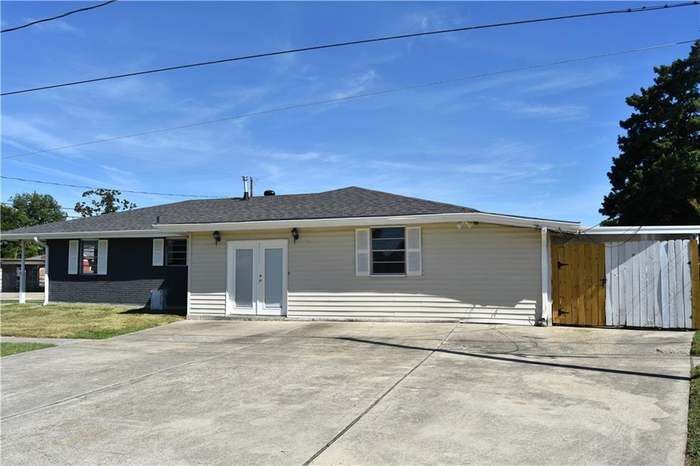 Building Photo - 4748 Newlands St