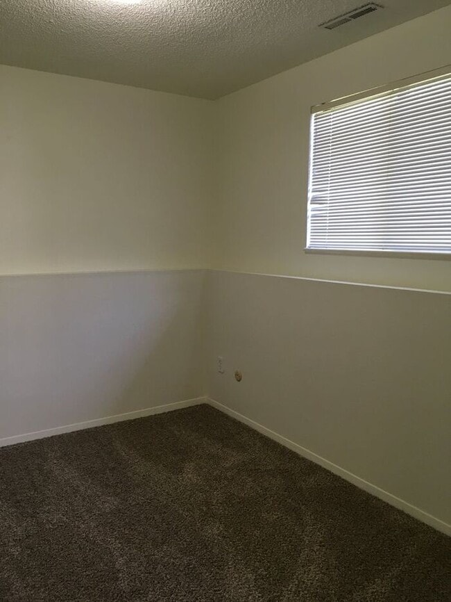Building Photo - 3 Bedroom Home in SW Loveland!
