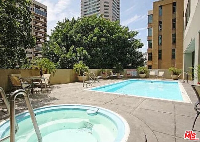 Building Photo - 10445 Wilshire Blvd