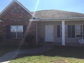 Building Photo - Beautiful 3/2 in bay St. Louis, MS