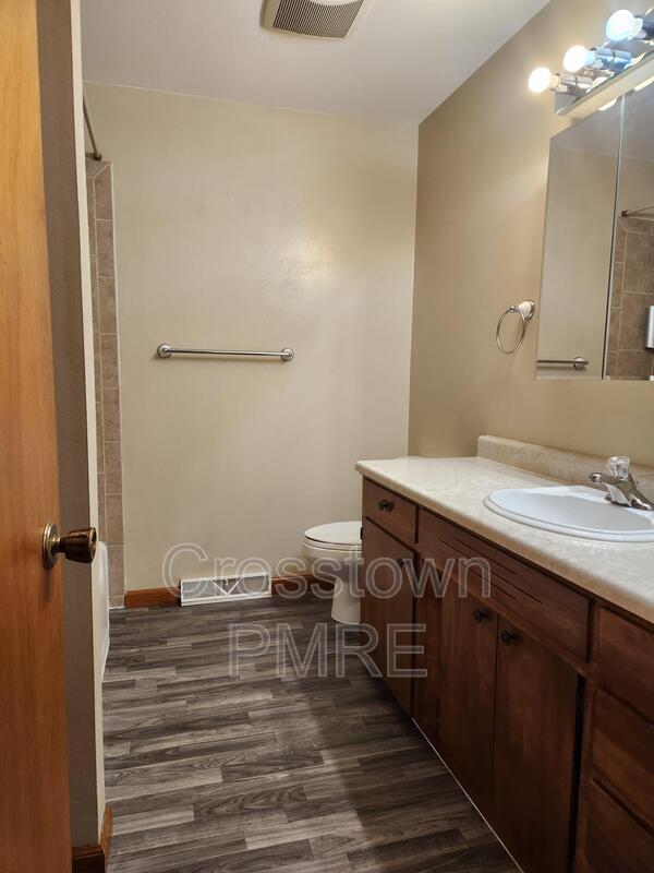 Building Photo - 2410 W 20th Street Rd