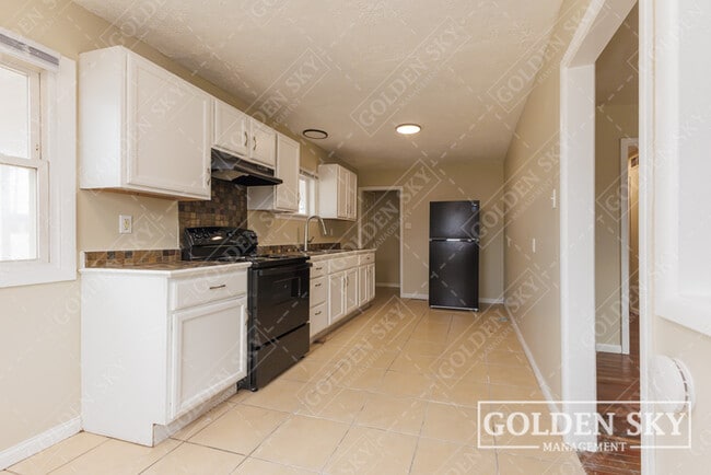 Building Photo - 9912 Washington St