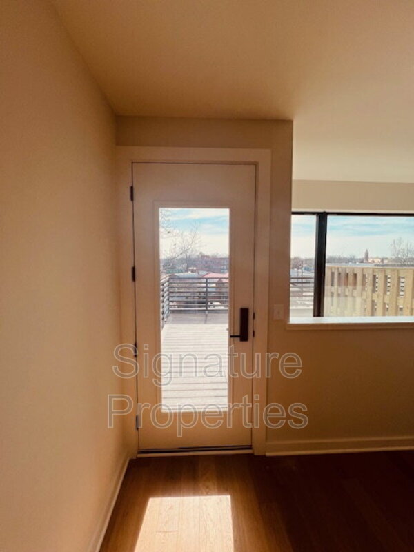 Building Photo - 712 High St