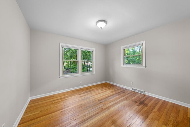 Building Photo - 3 Bedroom 1.5 Bath Home in South Durham