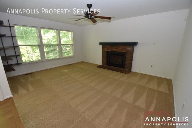 Building Photo - 2808 Traxler Ct