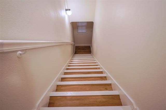 Building Photo - 1208 Village Garden Dr