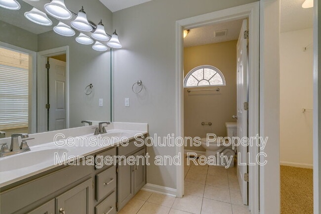Building Photo - 55 Banwell Park