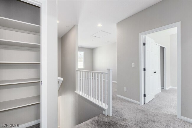 Building Photo - 204 Rondeau Ave