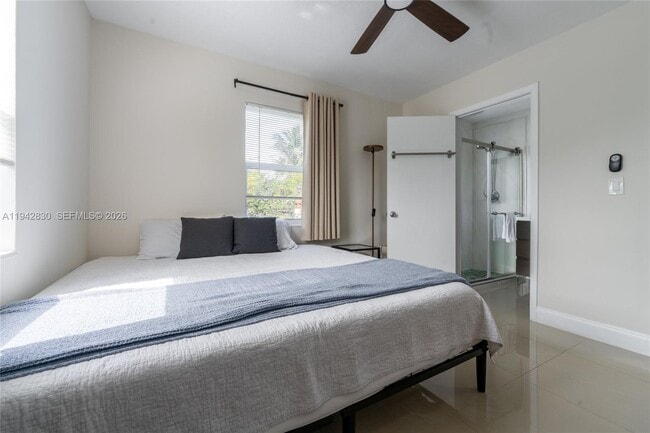 Building Photo - 320 S 28th Ave