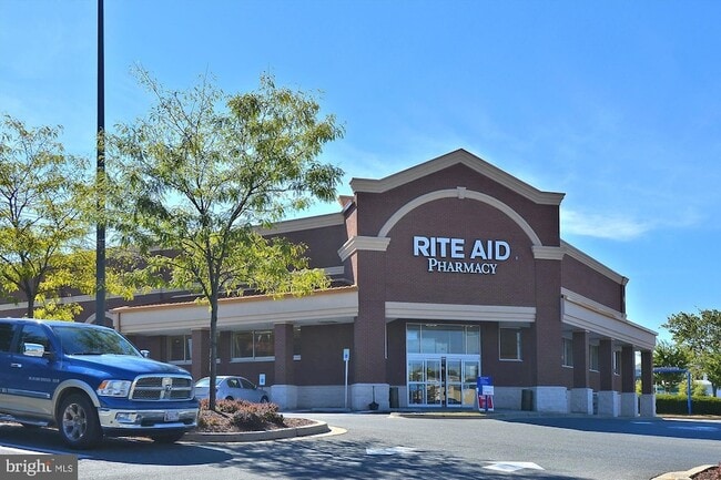Building Photo - 217 Highland Ridge Ave