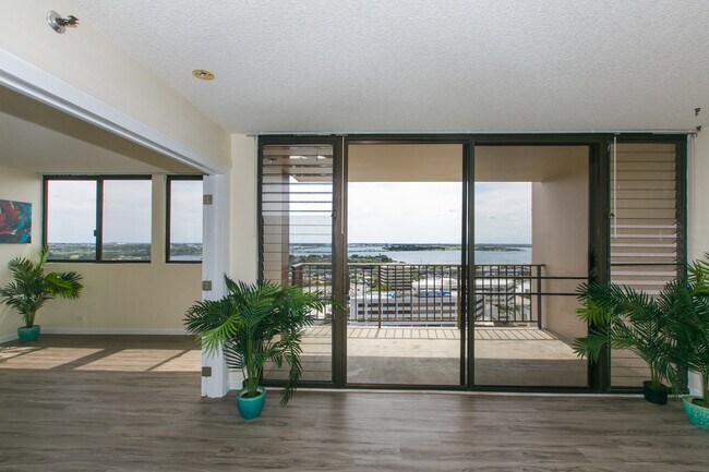 Building Photo - 98-351-351 Koauka Loop