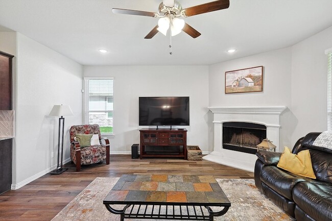 Building Photo - 808 Feather Edge Dr