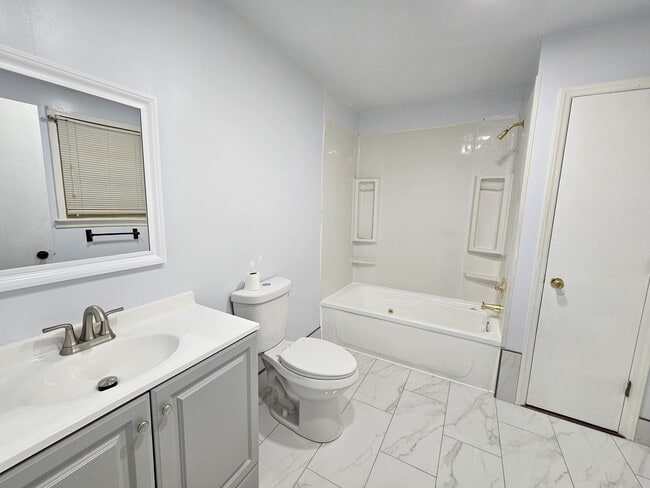 Building Photo - 3 Bristol Dr