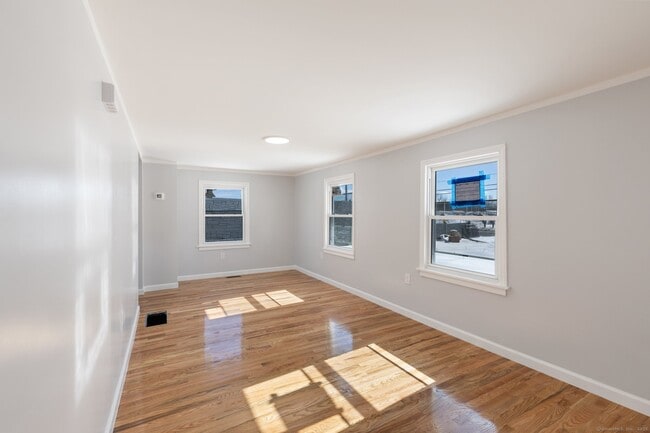 Building Photo - 588 North St