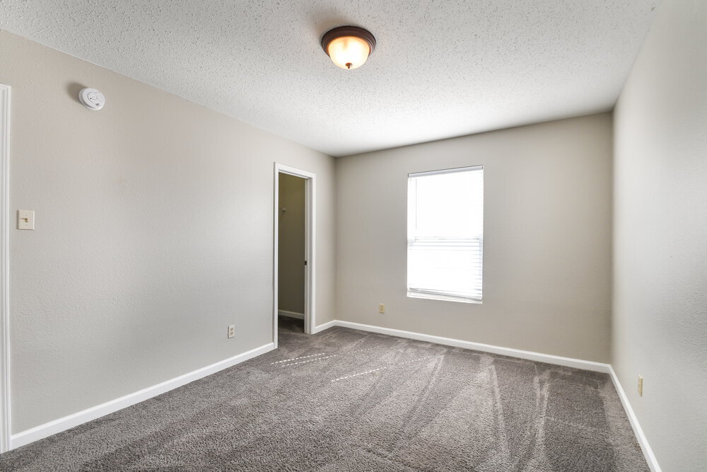 Building Photo - 958 Streamside Dr