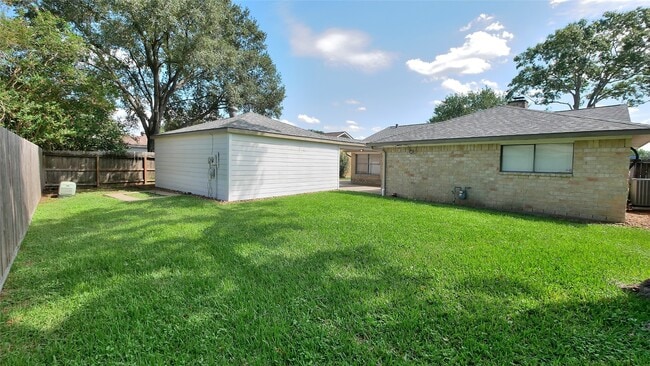 Building Photo - 21626 Park Tree Ln