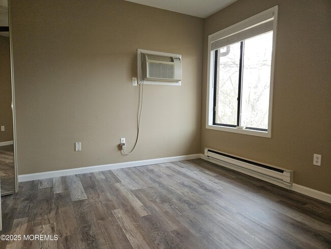 Building Photo - 54 Amberly Dr