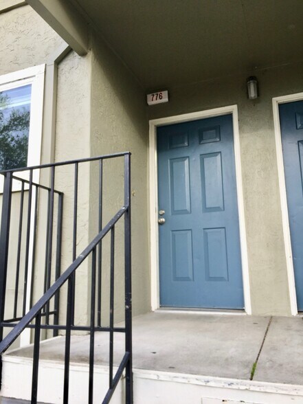 Building Photo - 776 Santa Alicia Dr