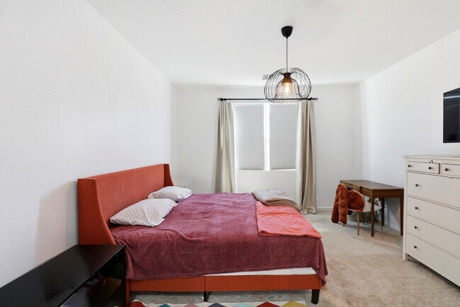 Building Photo - 6737 W Vly Vw Dr