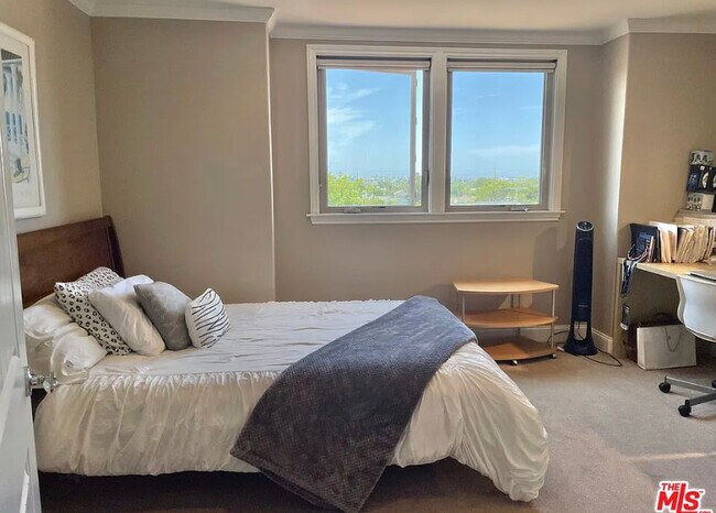 Building Photo - 3250 Midvale Ave