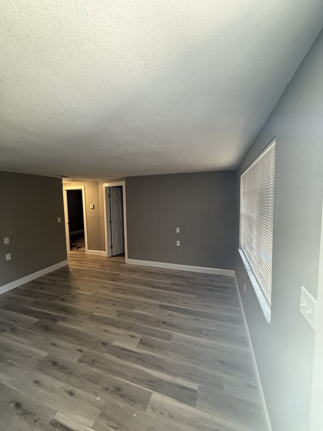 Building Photo - 14830 Atlantic Ave