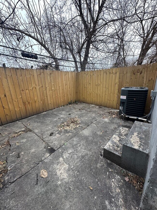 Building Photo - Section 8 Approved. Beautiful 4 bed, 1.5 house for rent