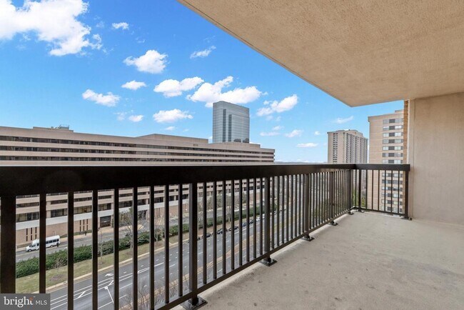 Building Photo - 3713 S George Mason Dr