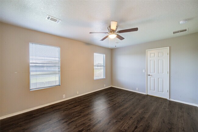 Building Photo - 18827 Sandelford Dr