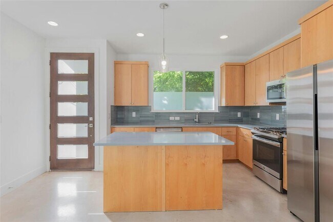 Building Photo - 1114 Walton Ln
