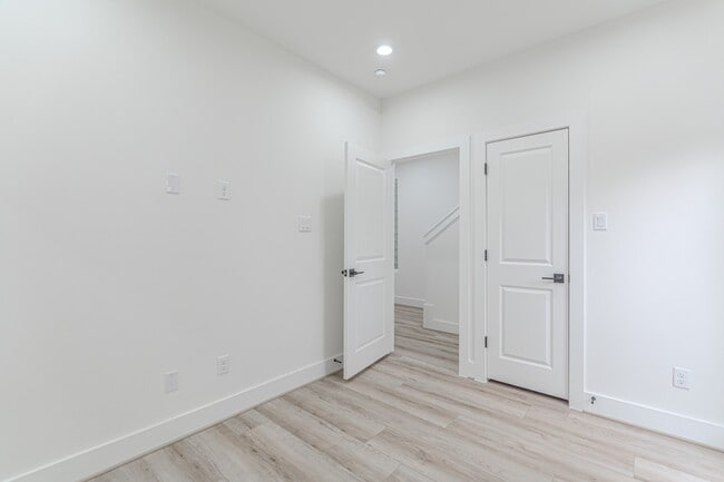 Building Photo - 7723 Hammerly Blvd