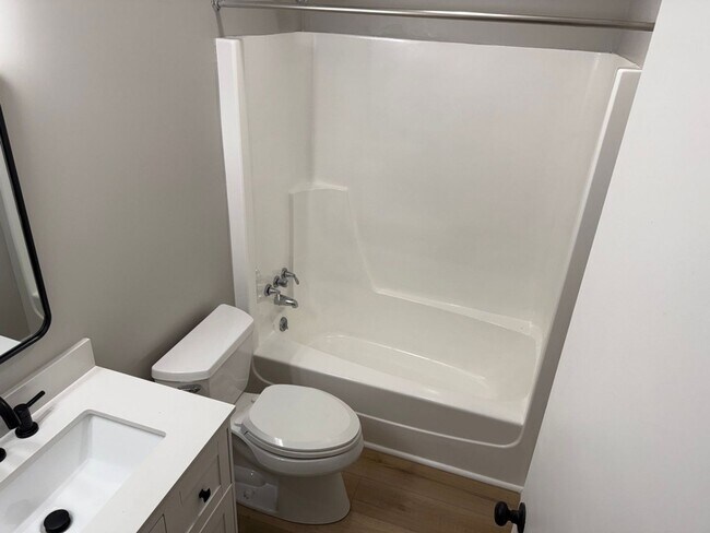 Building Photo - Renovated Rocky Hill Home