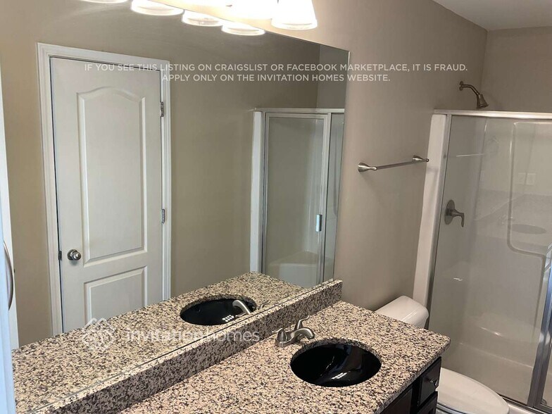 Building Photo - 1646 Rolling View Way SE