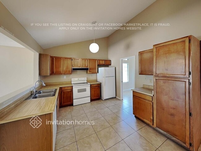 Building Photo - 5550 W Garden Dr