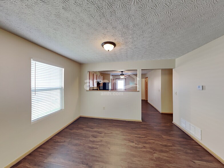 Building Photo - 7516 Hemrich Dr