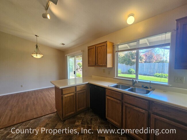 Building Photo - Light & Bright 3-Bedroom House in Ravenwood Subdivision Coming Available Early May!