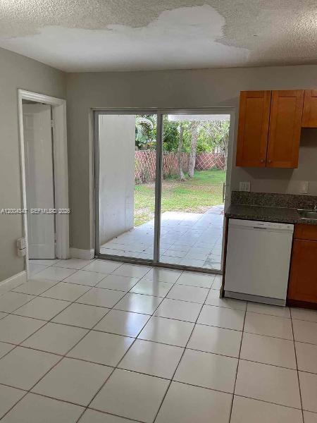 Building Photo - 1389 SW 24th Ave