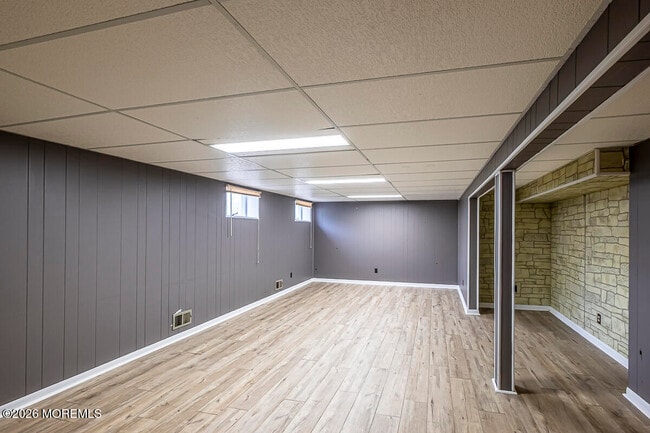 Building Photo - 614 Dow Ave