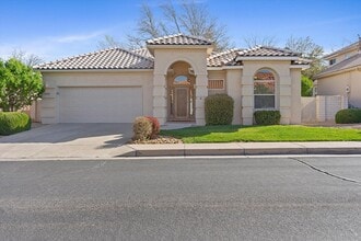 Building Photo - 11421 Desert Classic Ln NE