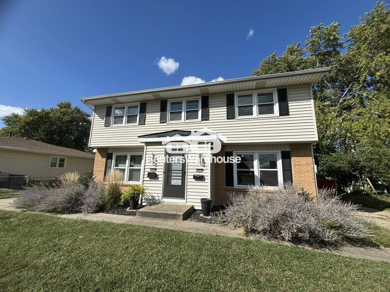 Building Photo - 4807 NW Aurora Ave.