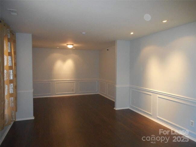 Building Photo - 10749 Colony Woods Dr