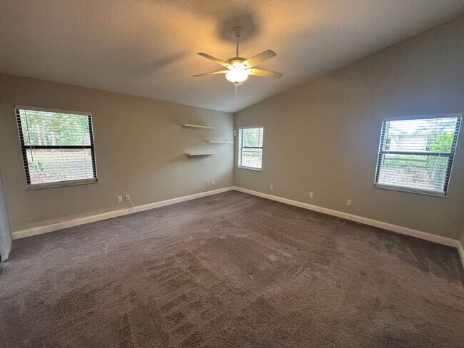 Building Photo - Charming 3-Bedroom Home with Pool & Upgrades in Hernando, FL