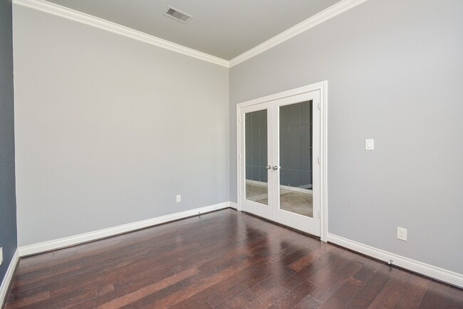 Building Photo - 28803 Davenport Dr
