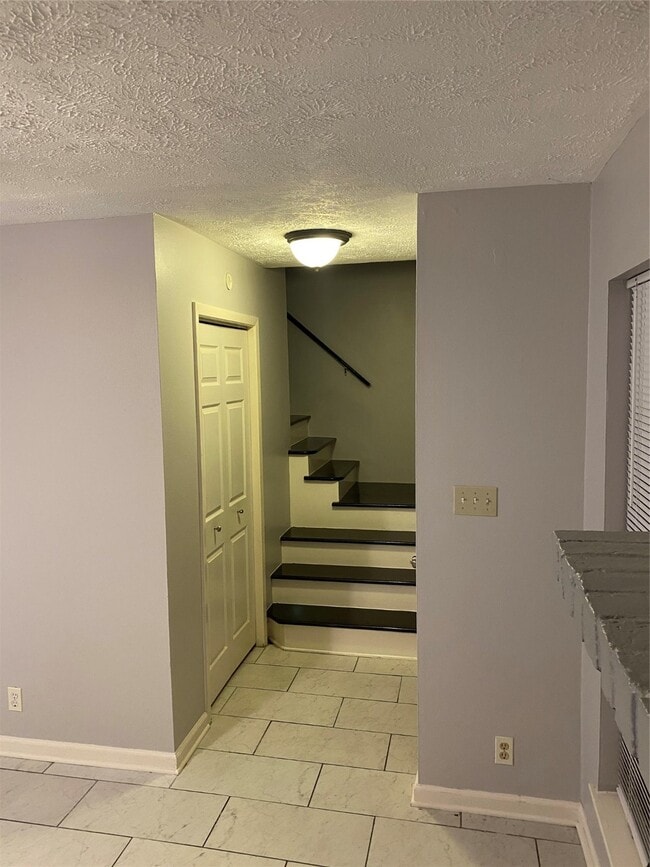 Building Photo - 9535 Clanton St